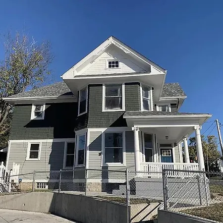 4 Bedroom, 2 Full Bath Whole House